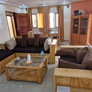Privees Climatisees-douches Personnelles-neflix-salon Séjour chez l'habitant